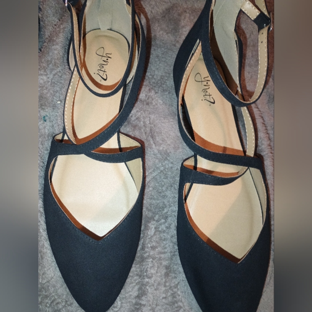 Black Strappy Loafers with Elegant Design